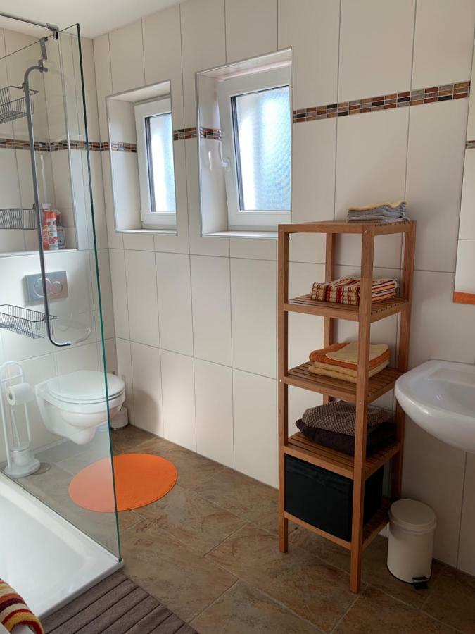 Moderne Ferienwohnung Mit Balkon Im Schoenen Saarland ディリンゲン・アン・デア・ザール エクステリア 写真